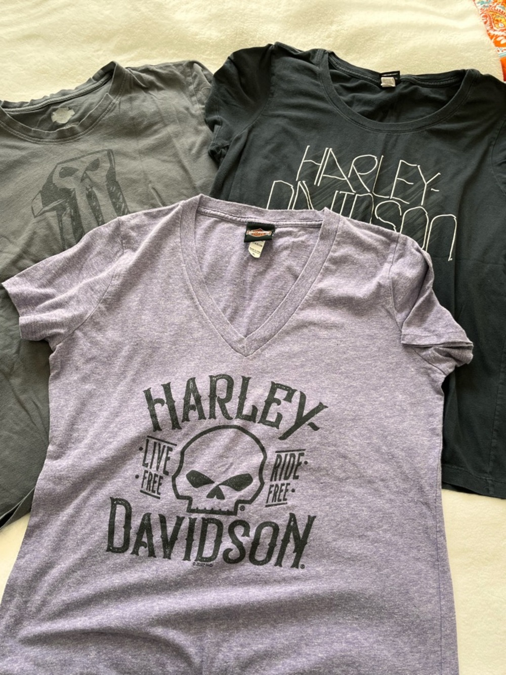 3 Harley-Davidson T shirts